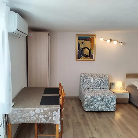 Nevija Apartament