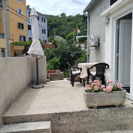Nevija Apartament Valun