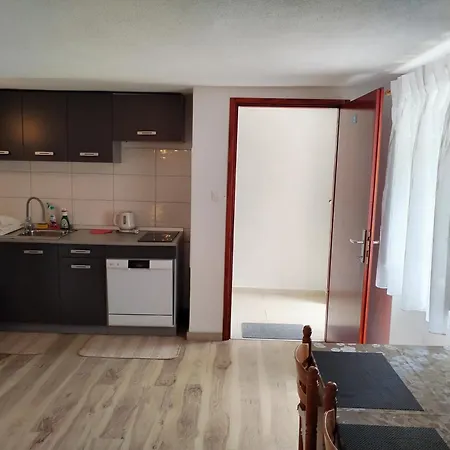 Nevija Apartament Valun