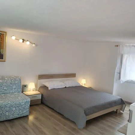 Apartament Nevija Valun